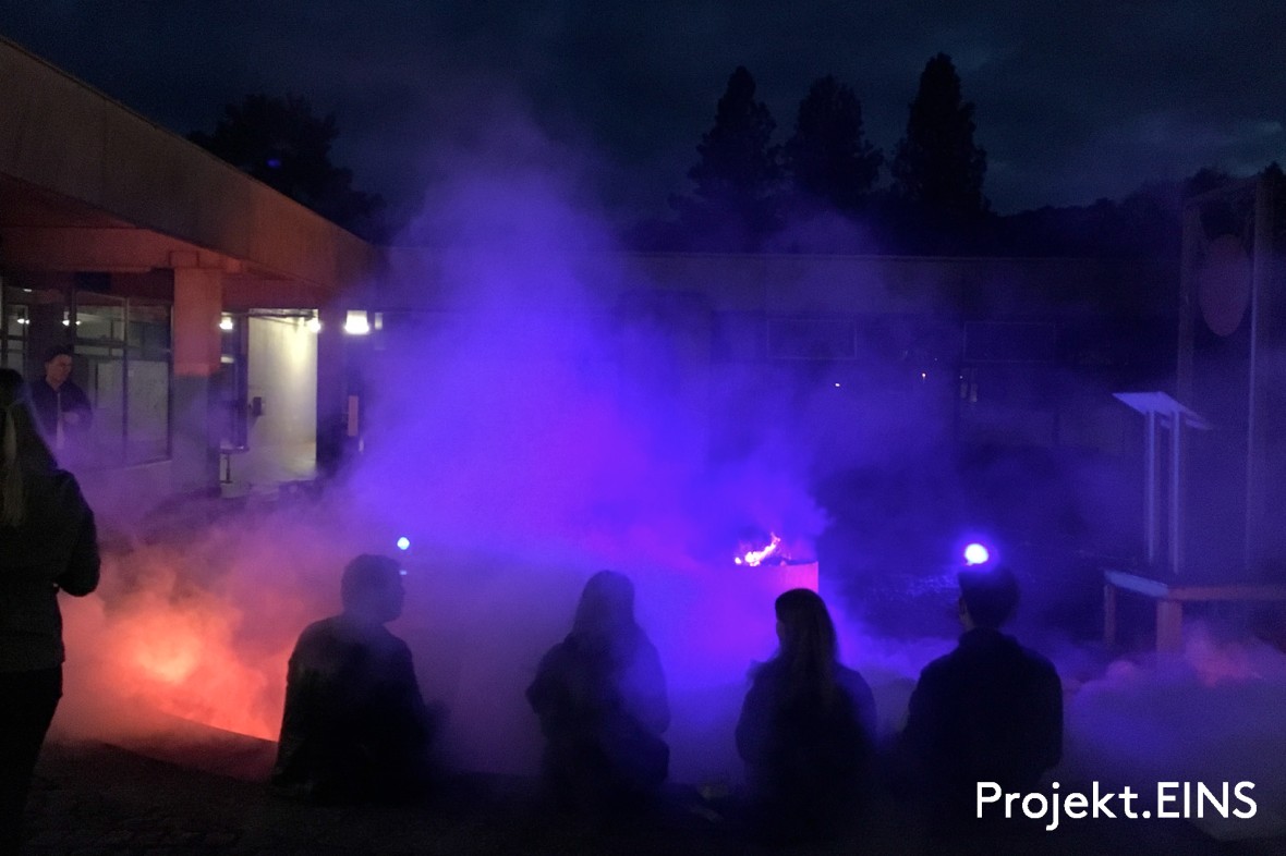 Gruppe 1: F. Bachmann, J. Bartenstein, J. Kaufmann, C. Schmitt, T. Wenzel, S. Zindler, A.-M. Alisado, A. Sänger, A. Aksit, S. Urchs, J. Ursleber
Fachbegleiter: Jacob Jansen
Teambegleiter: Nico Andersen