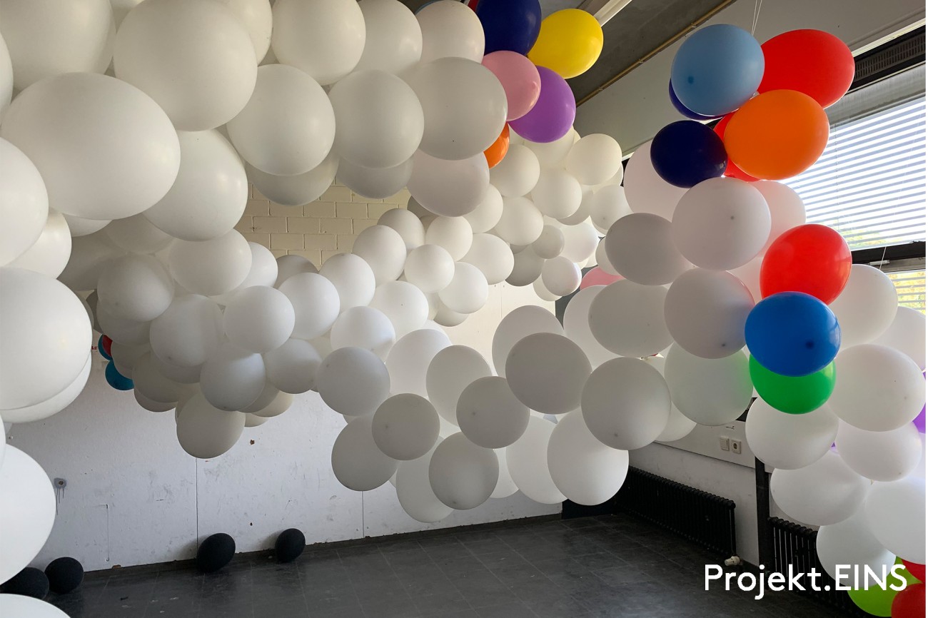 Gruppe 4: T. Buchholz, S. Czaja, M. Dähne, M. Elhoussieny, T. Grob, W., Klinzig, S. Meles Neguse, H. Muncke, C. Olbrich, R. Wehle, J. Wehnert
Fachbegleiter: Jacob Jansen
Teambegleiter: Lea Schmidt