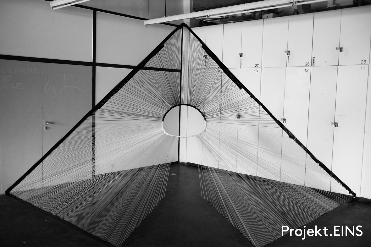 Gruppe 12: A.M. Becher, R. Burlan, L. Fischmann, L. Folger, C. Joraschky, M. Knapp, F. Menigat, A. Schönpflug, L. Schürer, C. Schaake, M. Simsecki,
Fachbegleiter: Nina Launhardt
Teambegleiter: Leah Struwelt